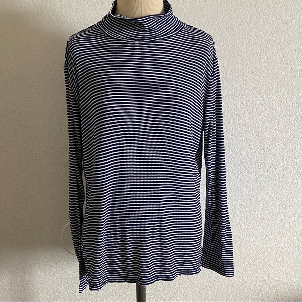 Jones New York turtle neck stripped top size XL